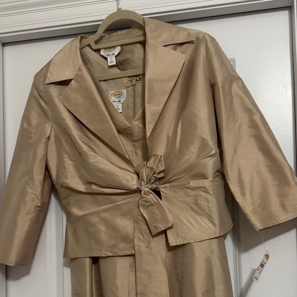 Silk Talbots Tan Wedding Dress with Jacket - Picture 5 of 8